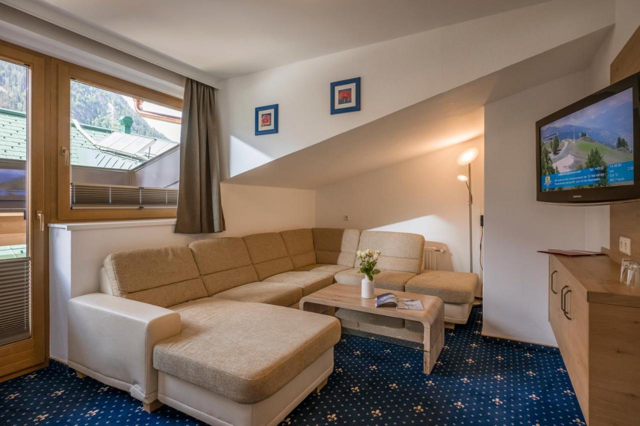Hotel Andrea Майрхофен Экстерьер фото
