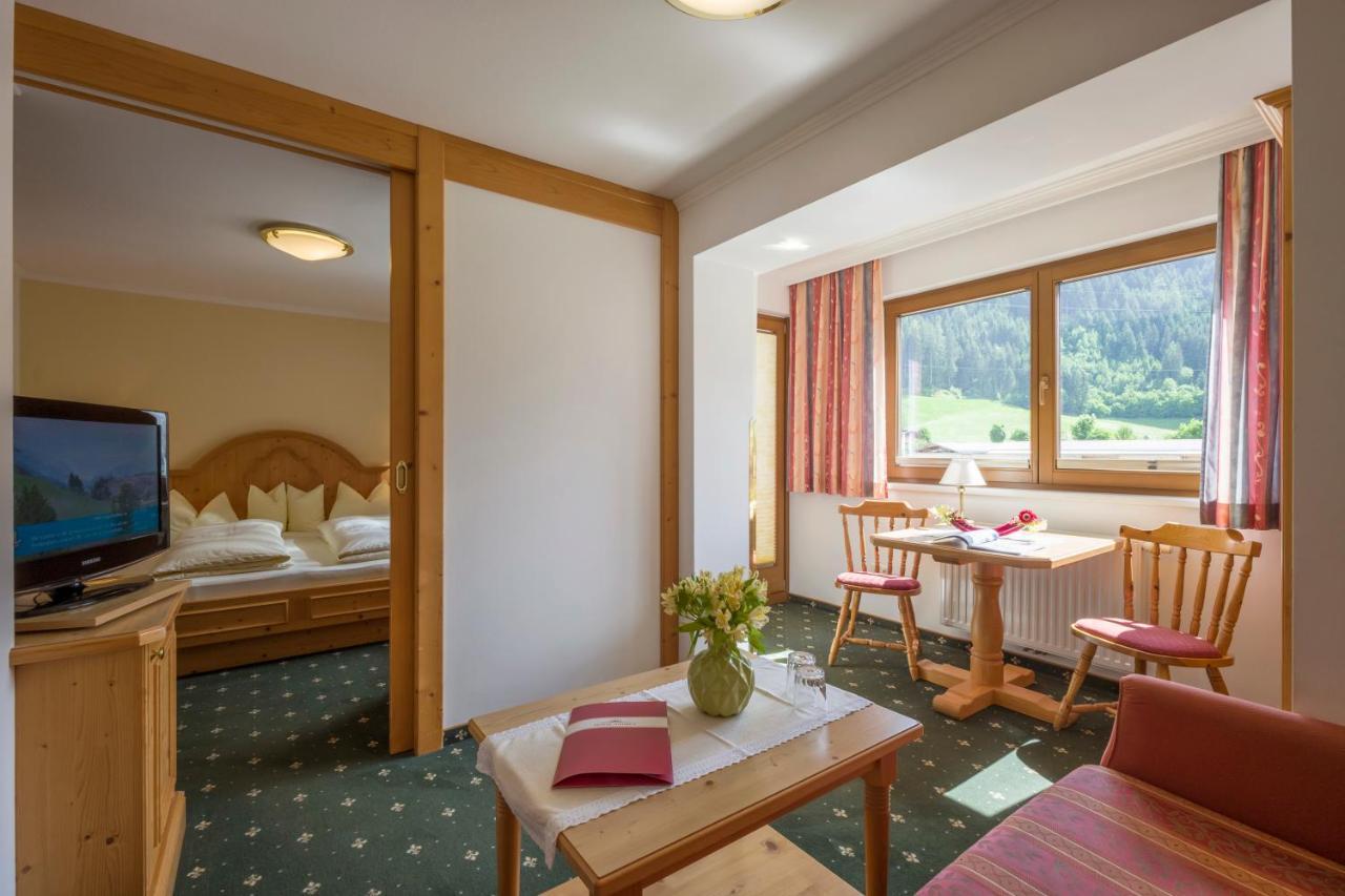 Hotel Andrea Майрхофен Экстерьер фото