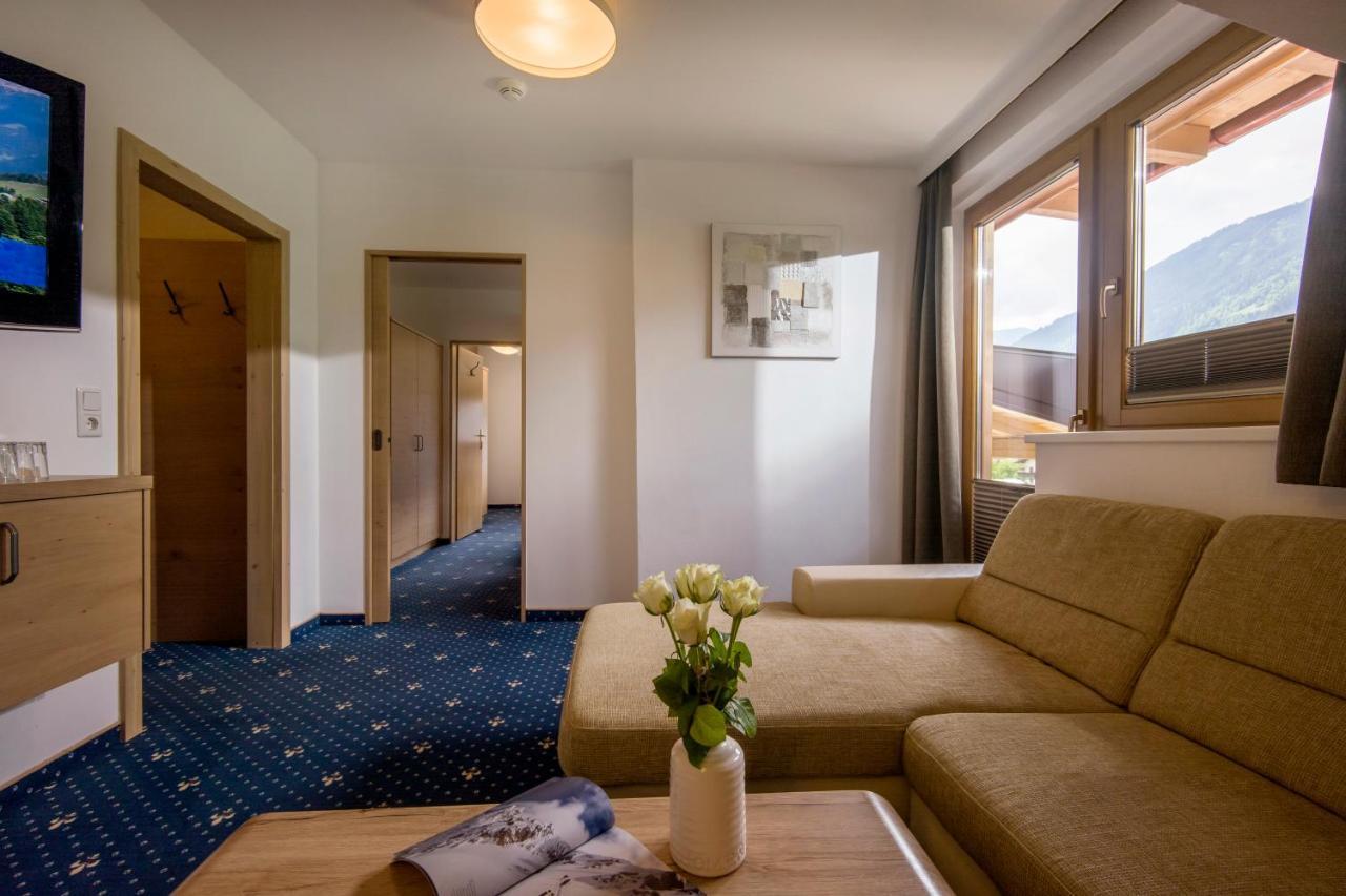 Hotel Andrea Майрхофен Экстерьер фото