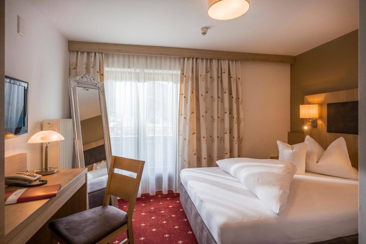 Hotel Andrea Майрхофен Экстерьер фото
