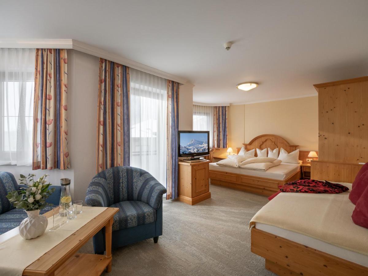 Hotel Andrea Майрхофен Экстерьер фото