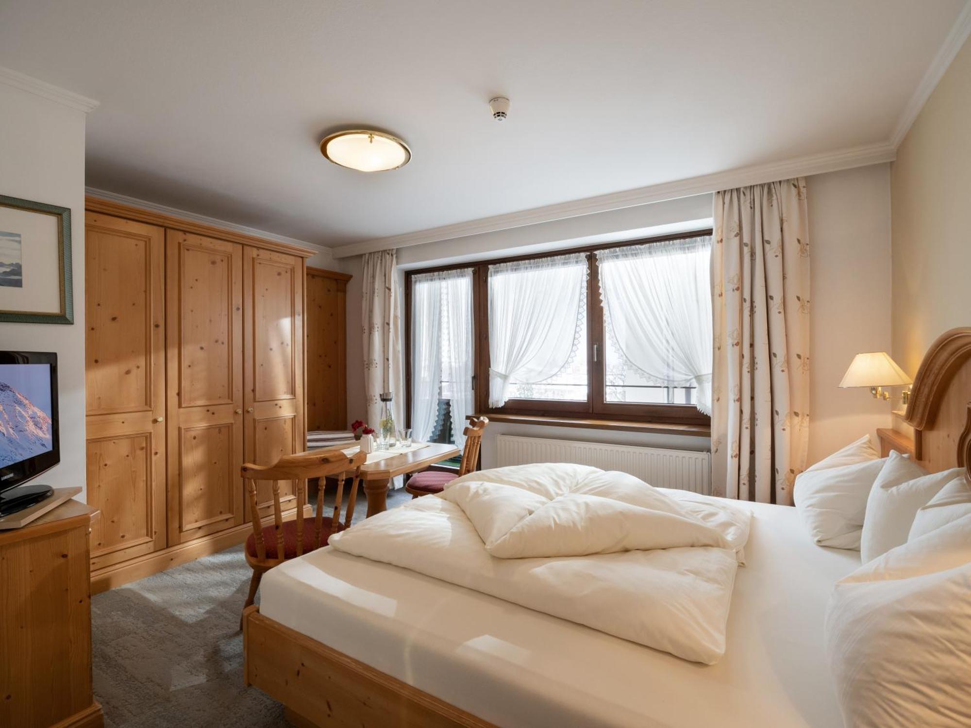 Hotel Andrea Майрхофен Экстерьер фото